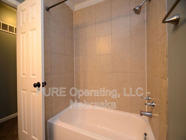 Building Photo - 13951 Jefferson Cir