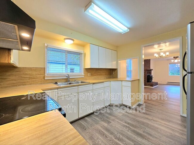 Building Photo - 1626 Rainier Ave