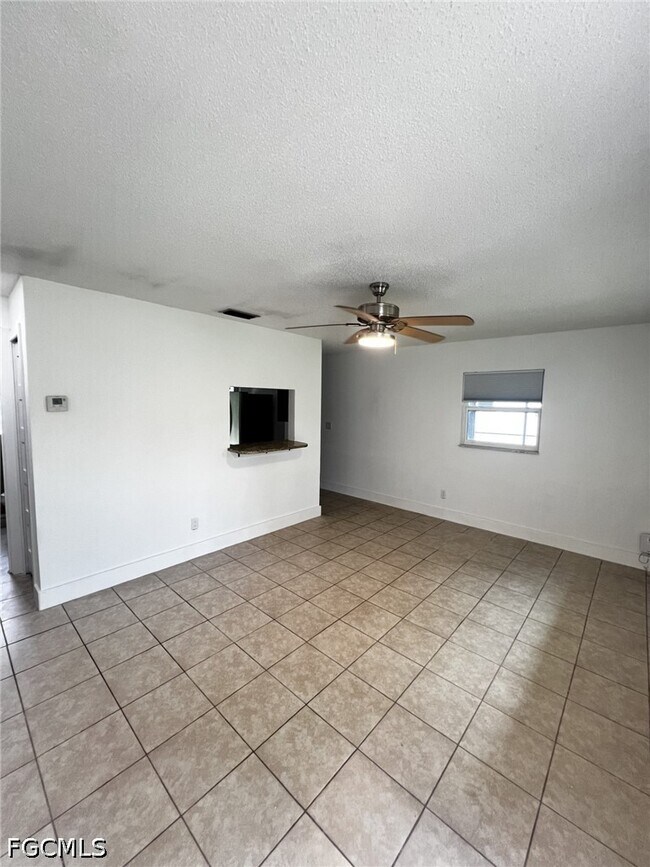 Building Photo - 4145 Saums Dr