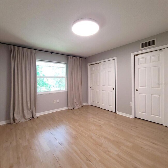 Building Photo - 924 La Costa Cir