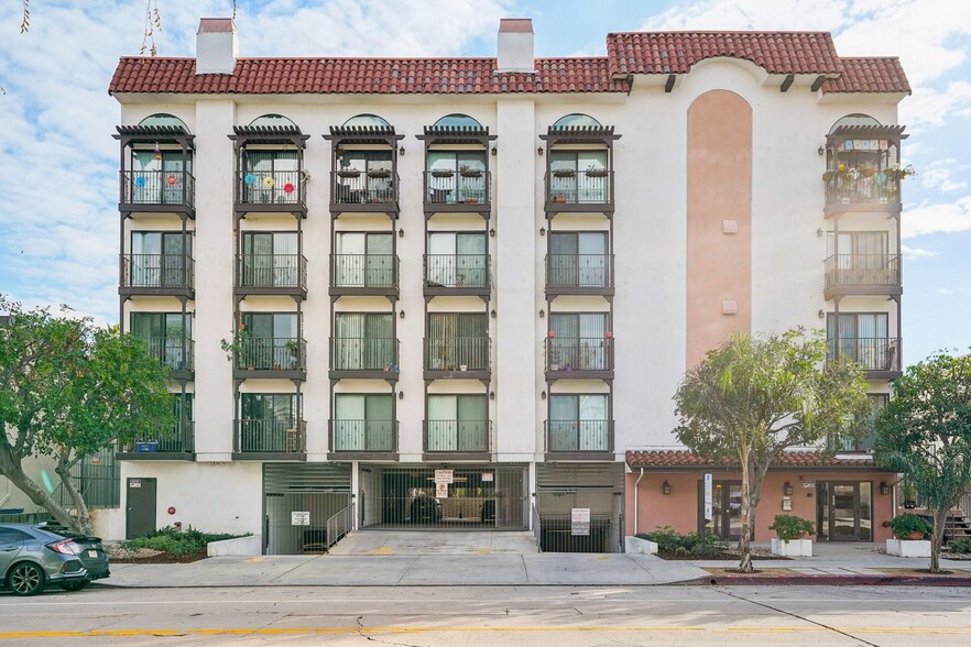 Building Photo - Camarillo Sunshine Apartments