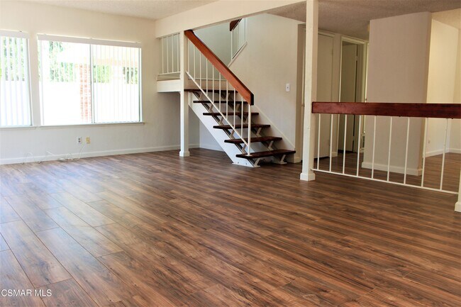 Building Photo - 1909 Bardet Pl