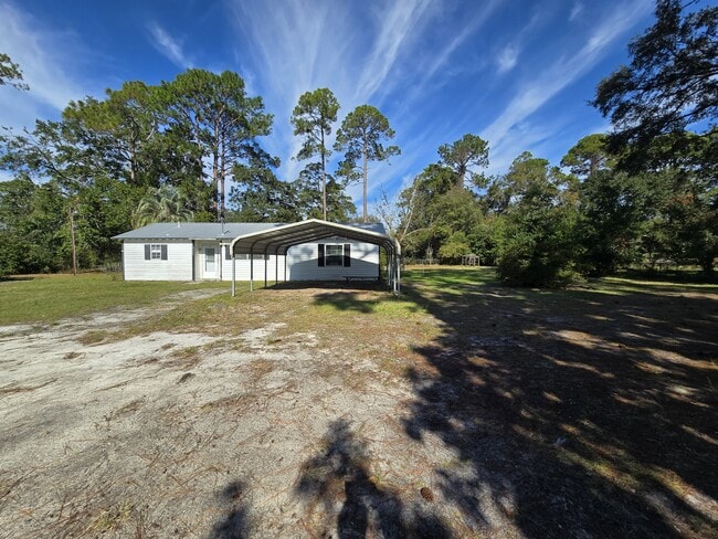 Building Photo - 105 Doris St