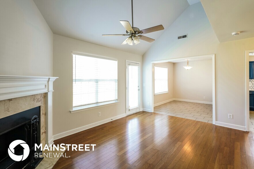 Building Photo - 1351 Lone Oak Rd