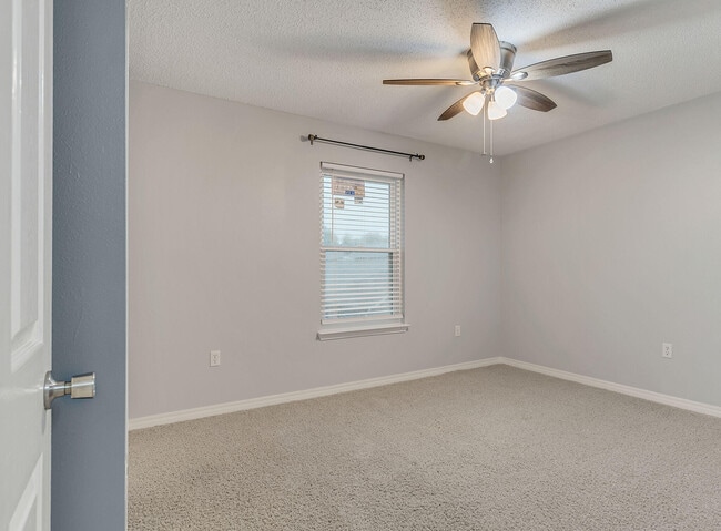 Building Photo - 467 Sandy Ridge Cir