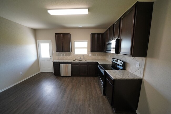 Building Photo - 745 Tupelo Tank Dr