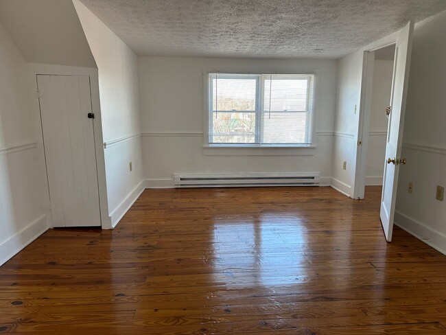 Building Photo - 402 S Cameron St