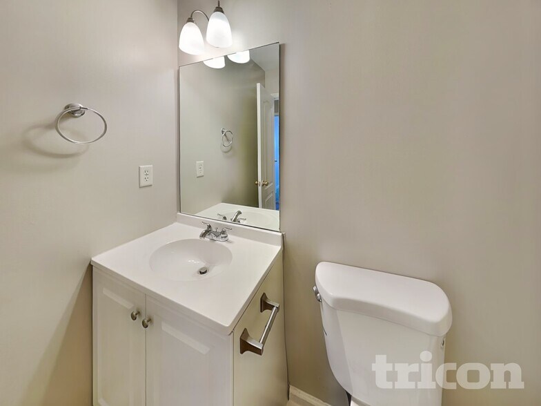 Building Photo - 2979 Rolling Ln