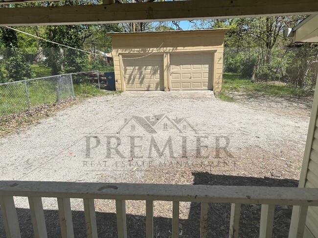 Building Photo - 2411 S Sterling Ave