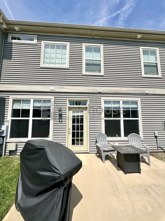 Building Photo - 127 Repose Ln