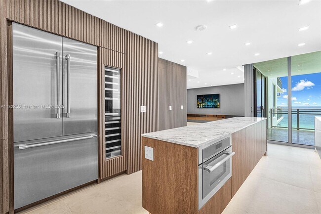 Building Photo - 3535 S Ocean Dr
