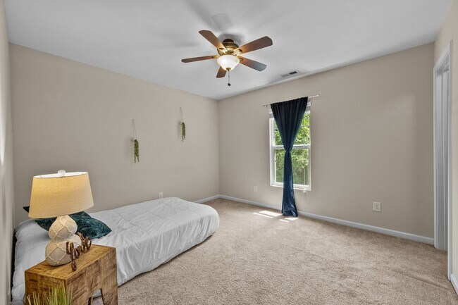 Building Photo - 431 Bald Cypress Ln