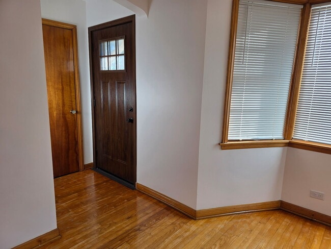 Building Photo - 3804 S Harvey Ave