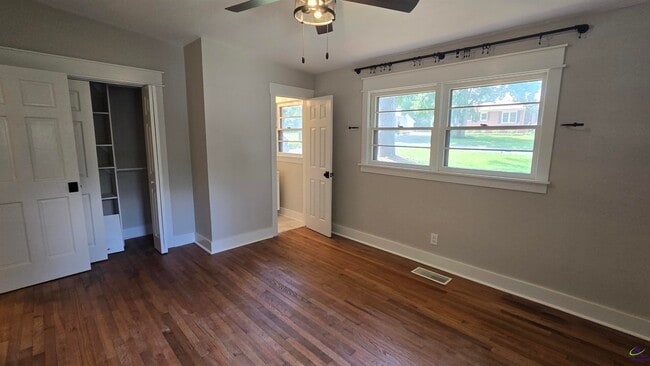 Building Photo - 204 Springdale Dr