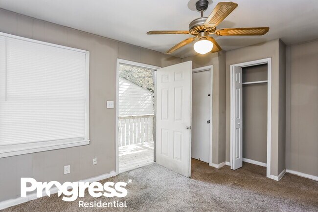 Building Photo - 3128 Latona Dr SW
