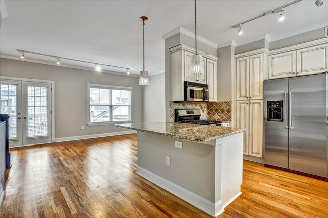 Building Photo - 324 Carlyle Park Dr