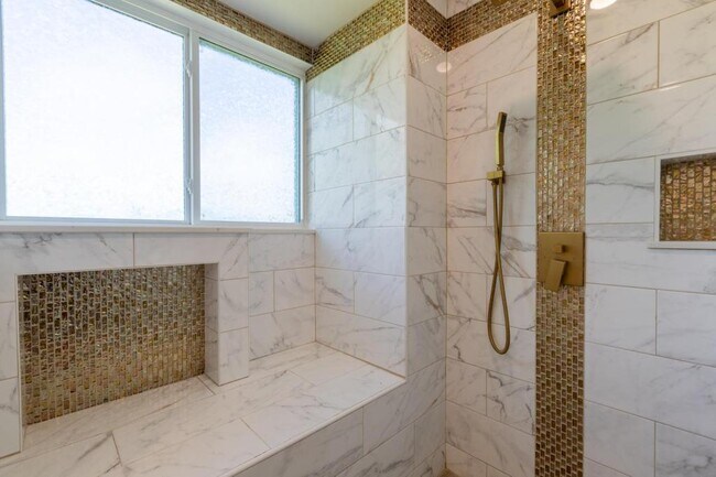 Building Photo - 91-1048 Panapanapuhi St