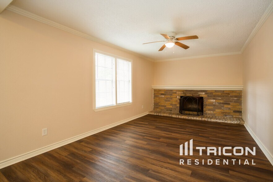 Building Photo - 18139 Lake Bend Dr