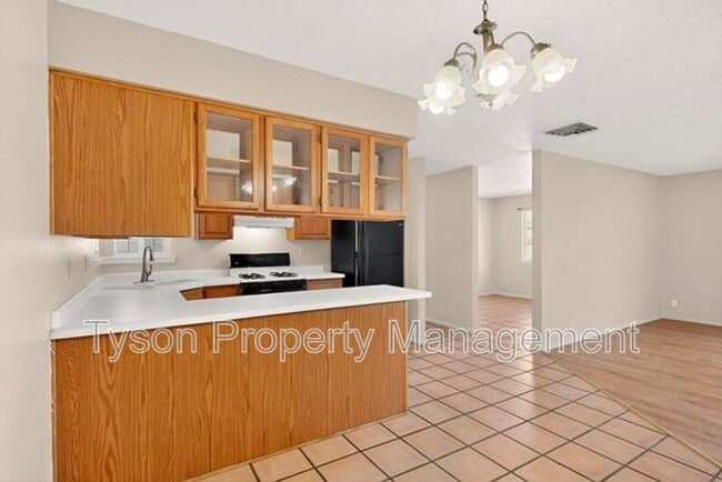 Building Photo - 12241 Woodland Ave NE