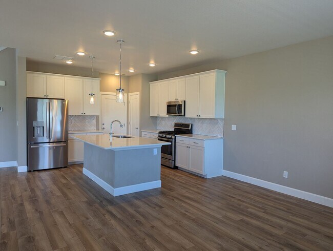 Building Photo - 1854 Peak Pr Ln