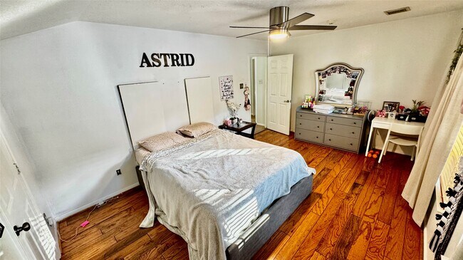 Building Photo - 14506 Wadlington Dr