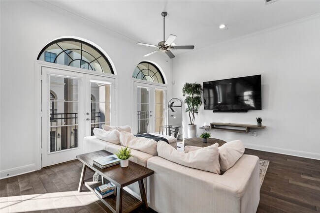 Building Photo - 3319 Beverly Frst Dr