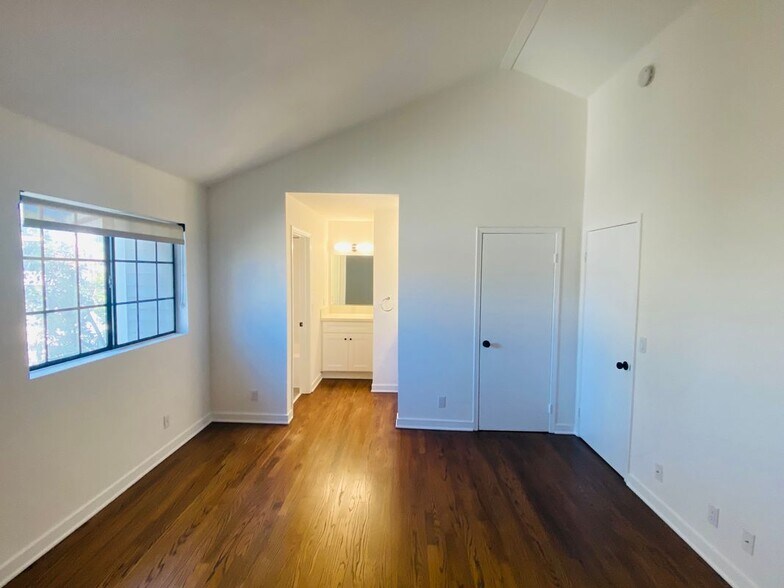 Building Photo - 293 Ohio St