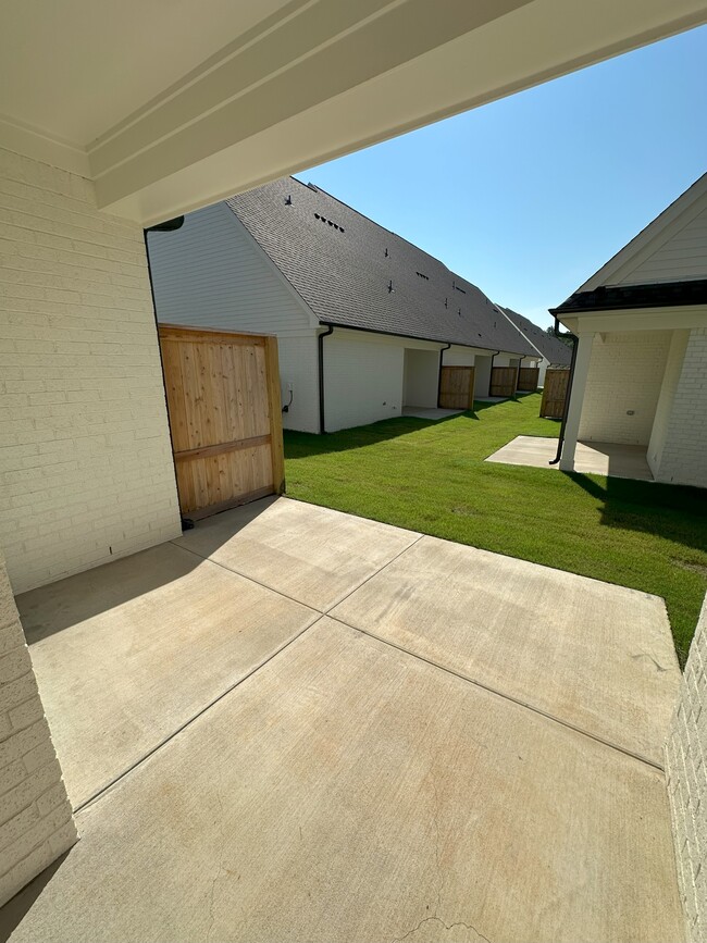 Building Photo - 1 Cottage Grove Dr