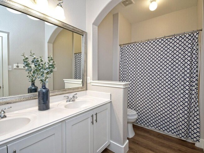 Building Photo - 2302 Pipit Ct