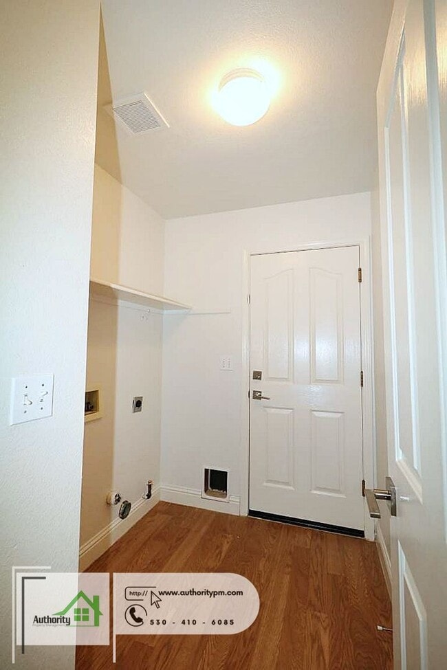 Building Photo - 4561 Moyvane Dr