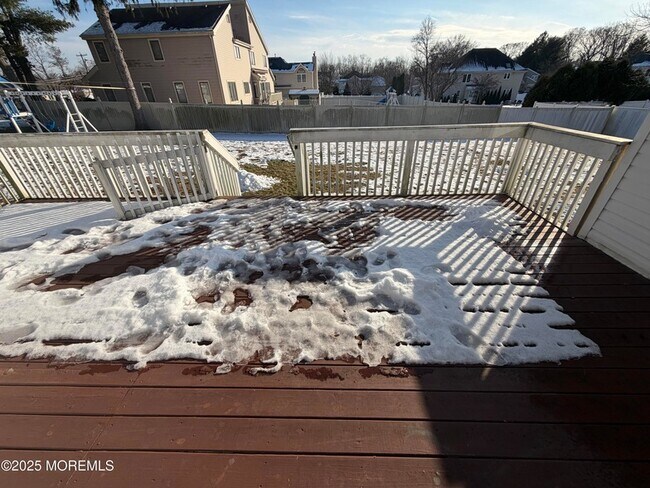 Building Photo - 550 Wall St