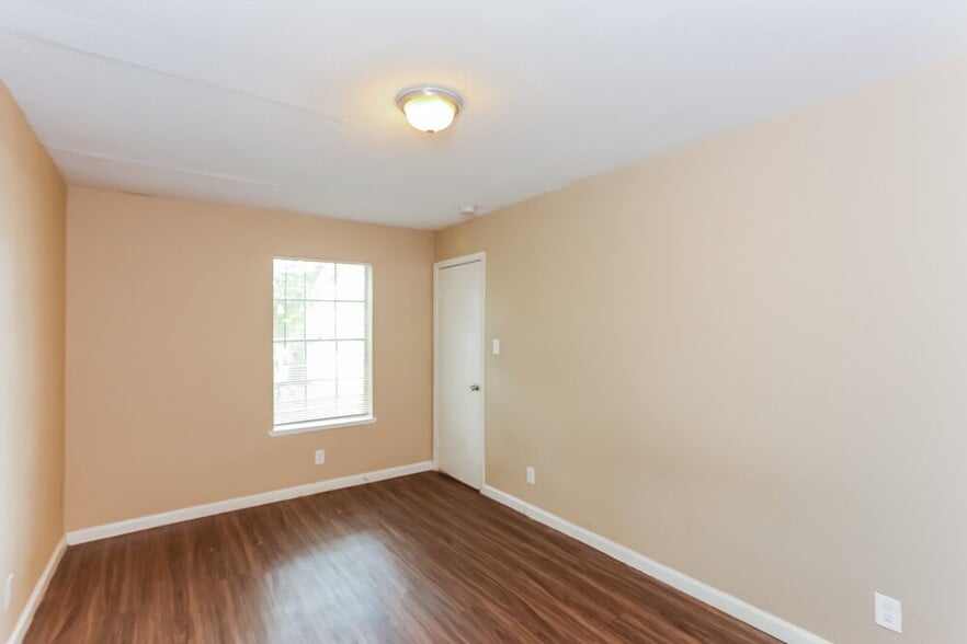 Building Photo - 347 Linkview Dr