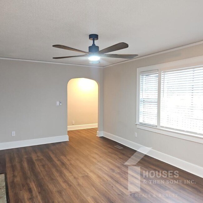 Building Photo - 8 Dargan St