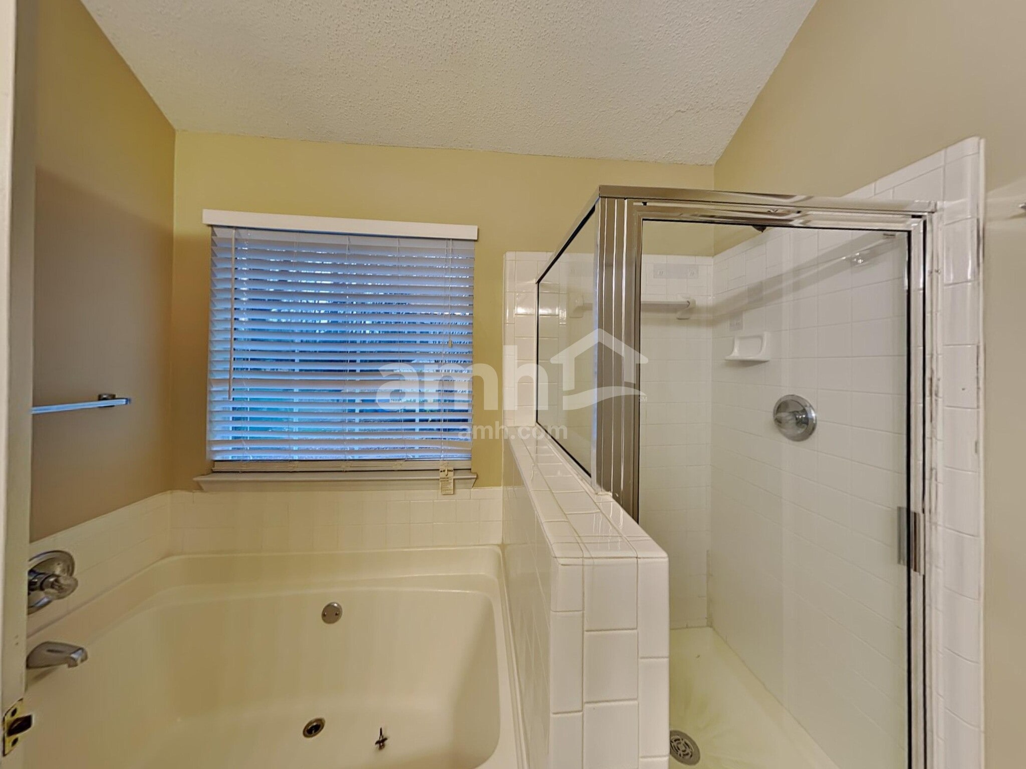 Building Photo - 115 Brookhaven Ln