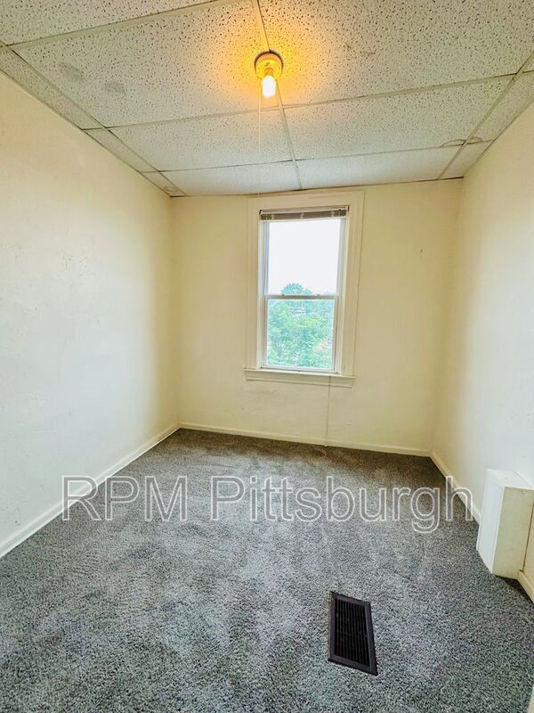 Building Photo - 1017 Emporia St