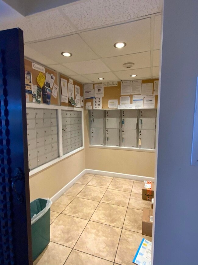 Building Photo - 3200 N Hwy A1A