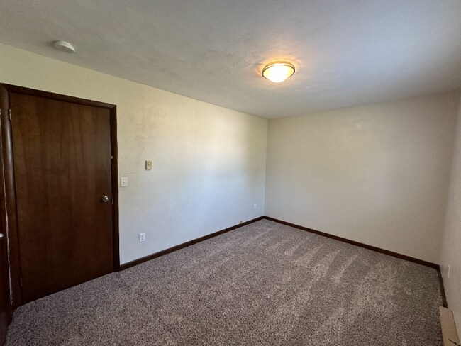 Building Photo - 6995 W 200 N