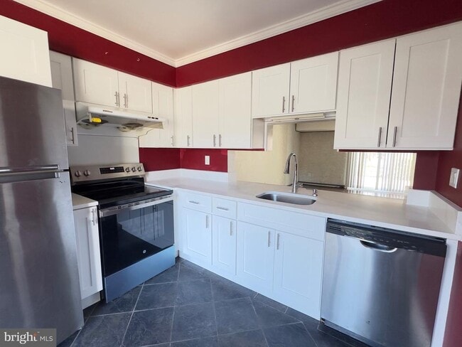 Building Photo - 1017 Oaklyn Ct