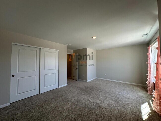 Building Photo - 8366 Kannon Dr