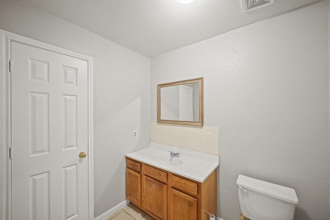 Building Photo - 4636 Mayflower St