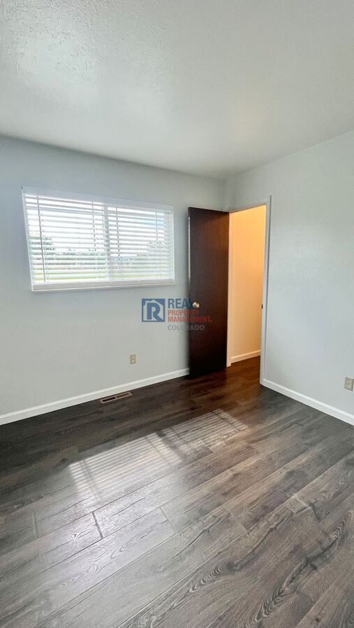 Building Photo - 6951 W 87th Way