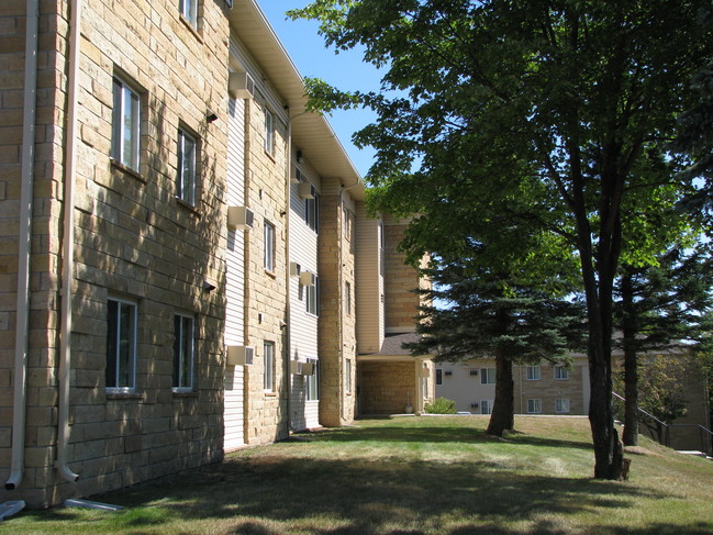 Building Photo - Birchwood East Apartments