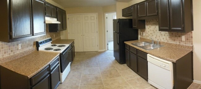 Building Photo - 515 Deloris Dr