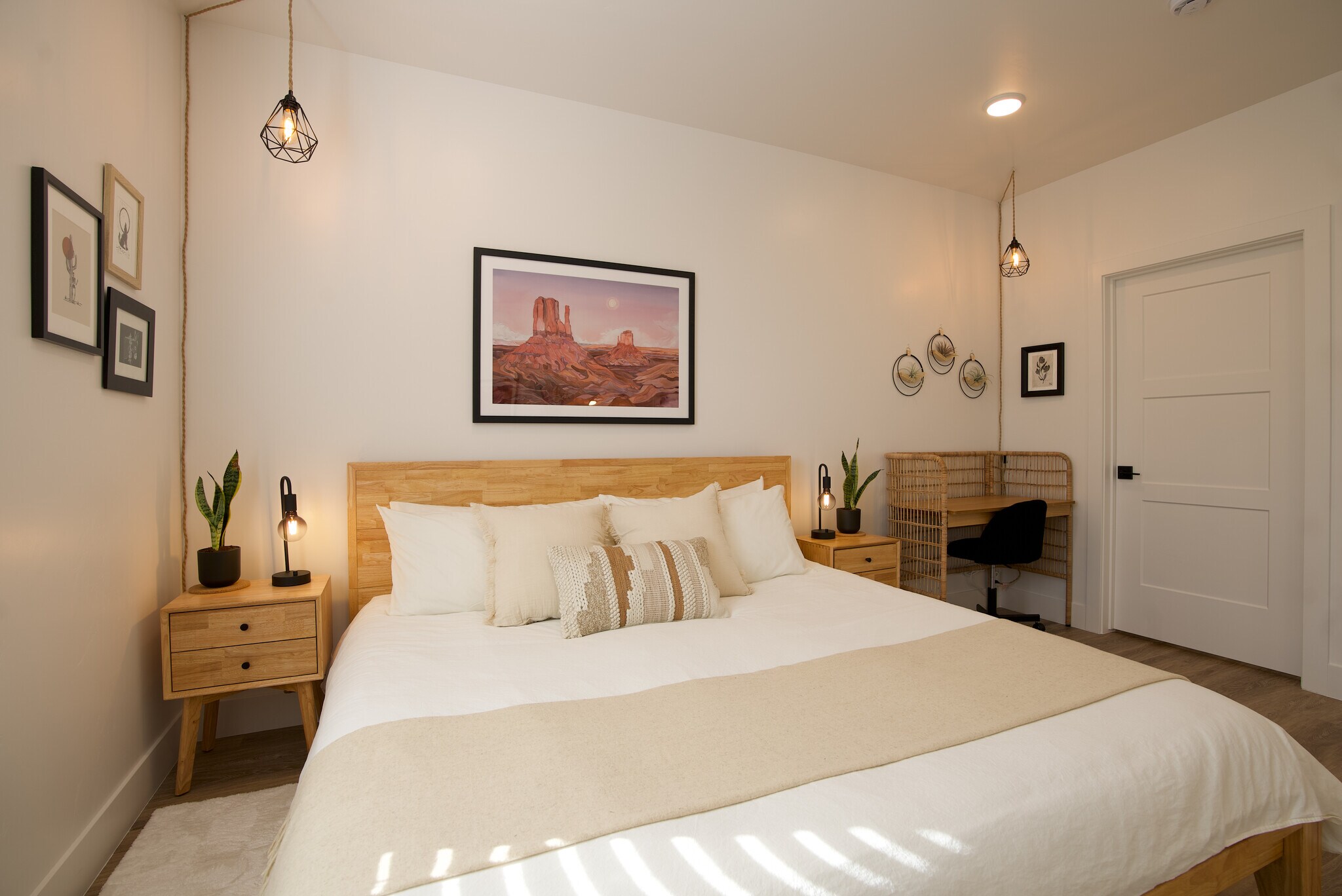 Primary bedroom - 525 N 1st St