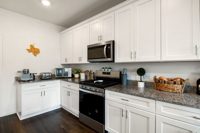 Building Photo - 25927 Chicory Dr