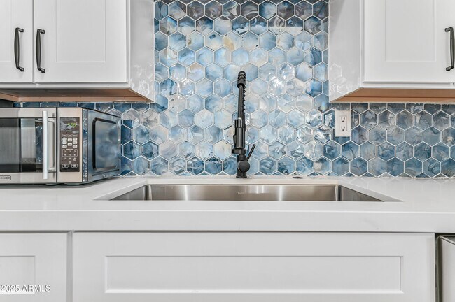 Building Photo - 3639 E Presidio Rd