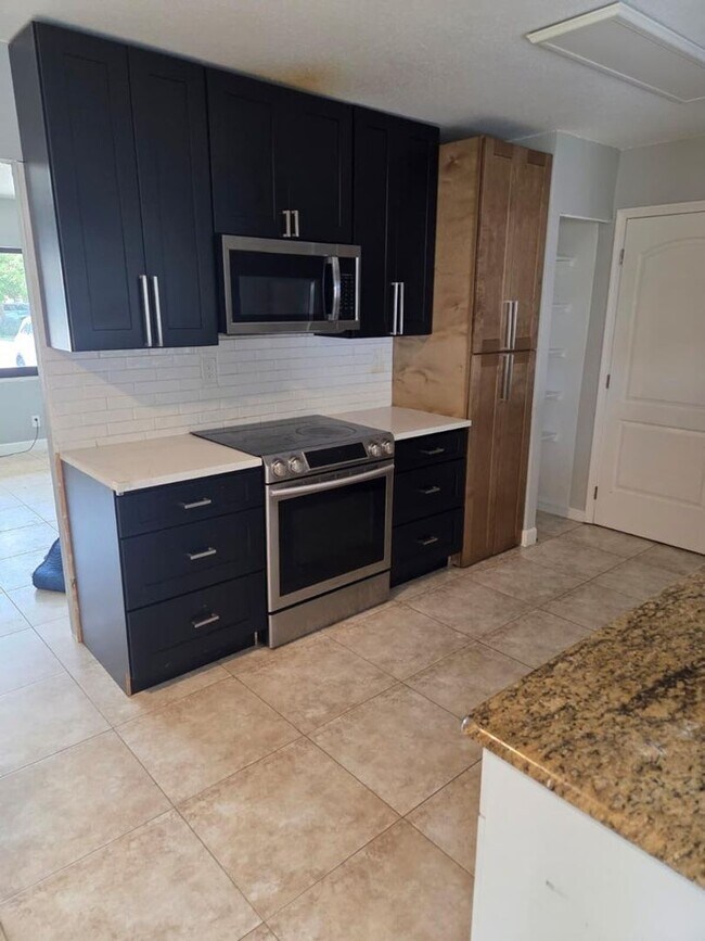 Building Photo - 18437 Spanish Isles Pl