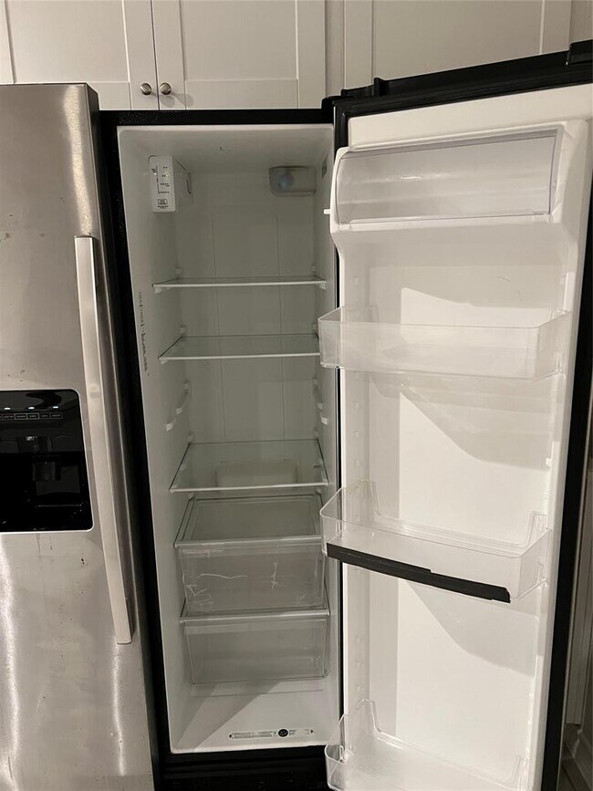 Building Photo - 341 Mary Max Cir