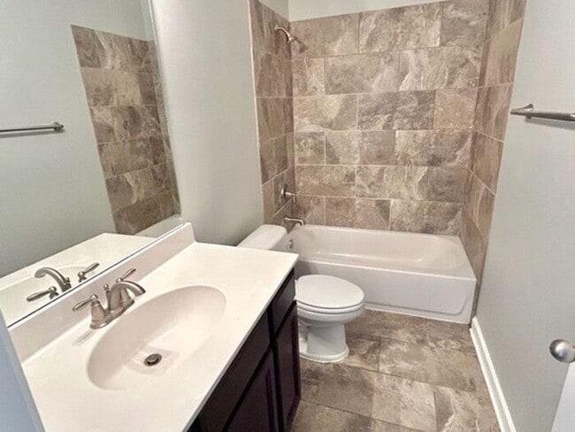 Building Photo - Available Now! Now Leasing a Spacious 4- B...