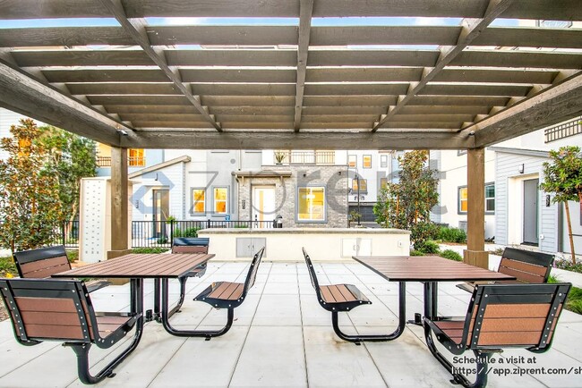 Building Photo - 836 Lexi Ln